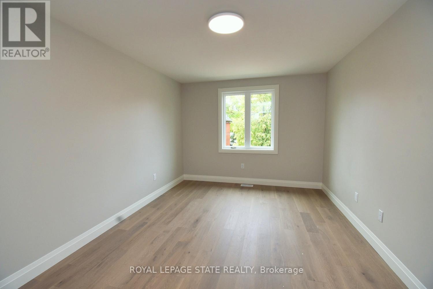 279 Hess Street Property Photo 32