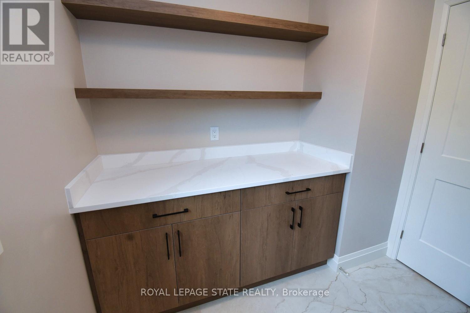 279 Hess Street Property Photo 38