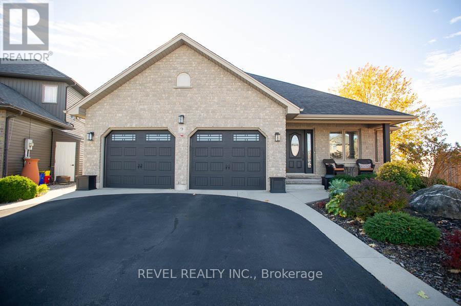 9 Davey Court Property Photo 1