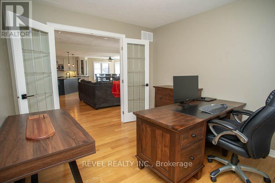 9 Davey Court Property Photo 19