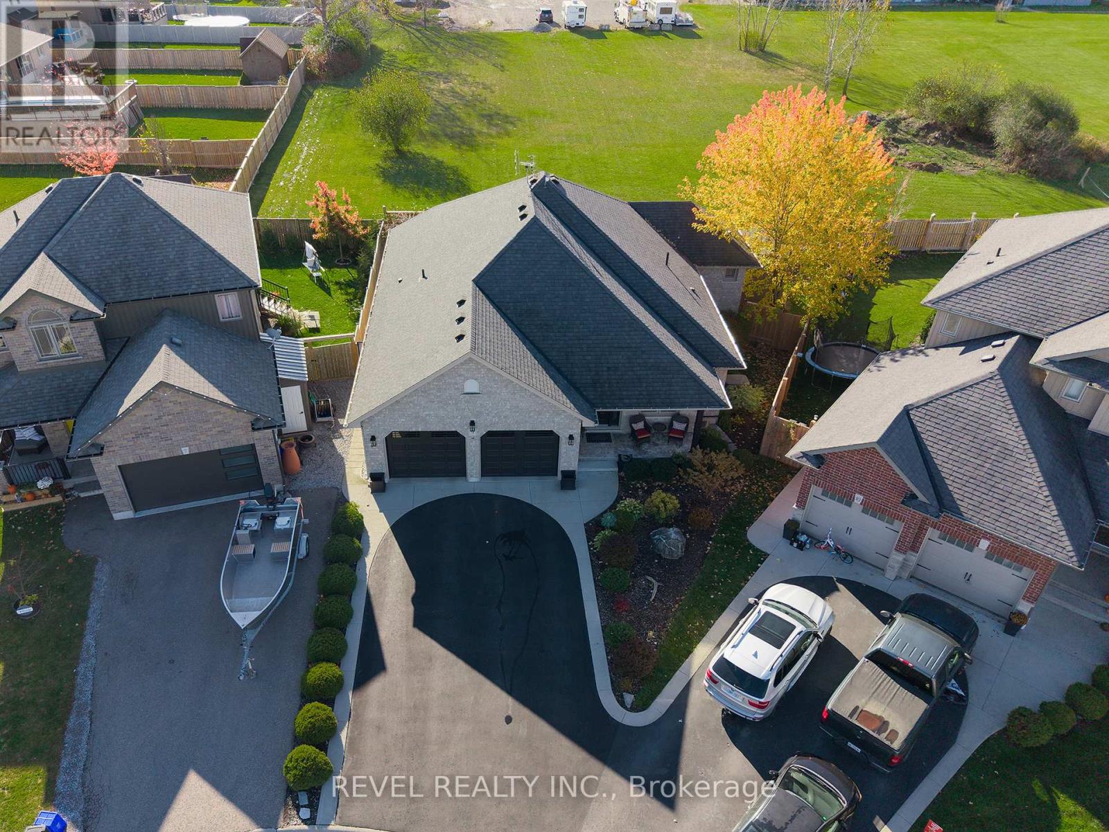 9 Davey Court Property Photo 38