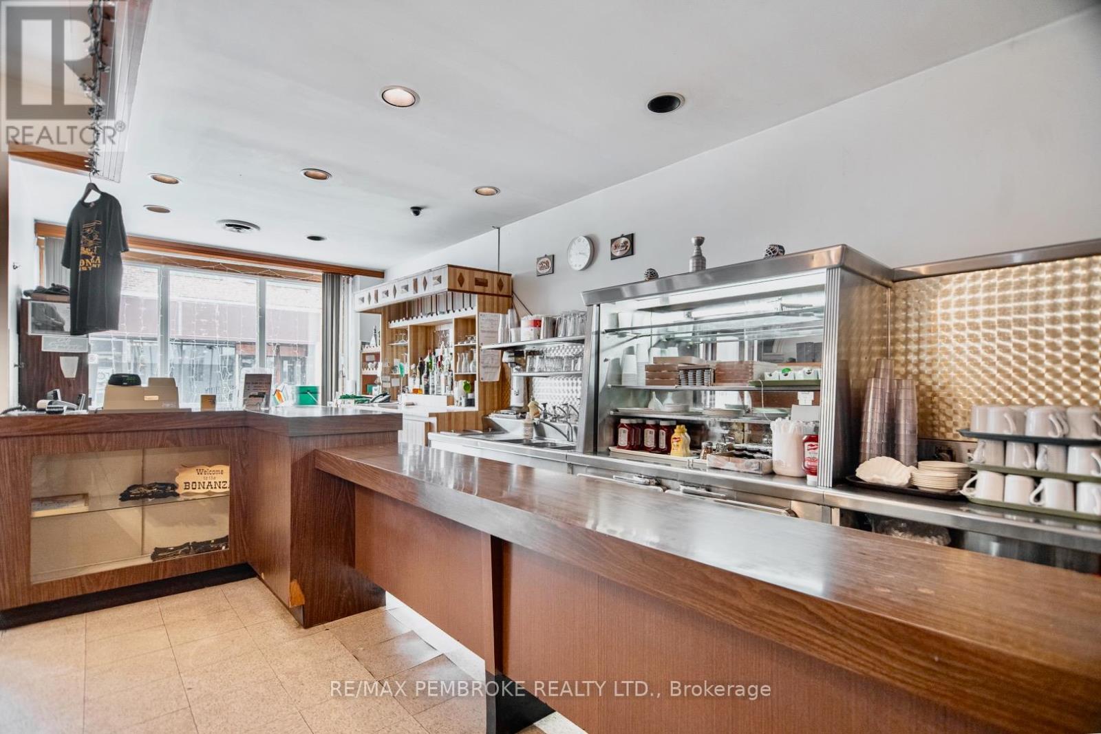 119 Pembroke Street W Property Photo 3