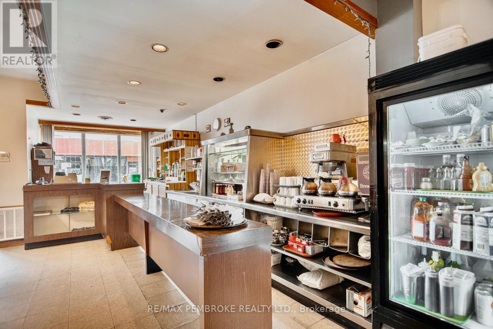 119 Pembroke Street W Property Photo 5