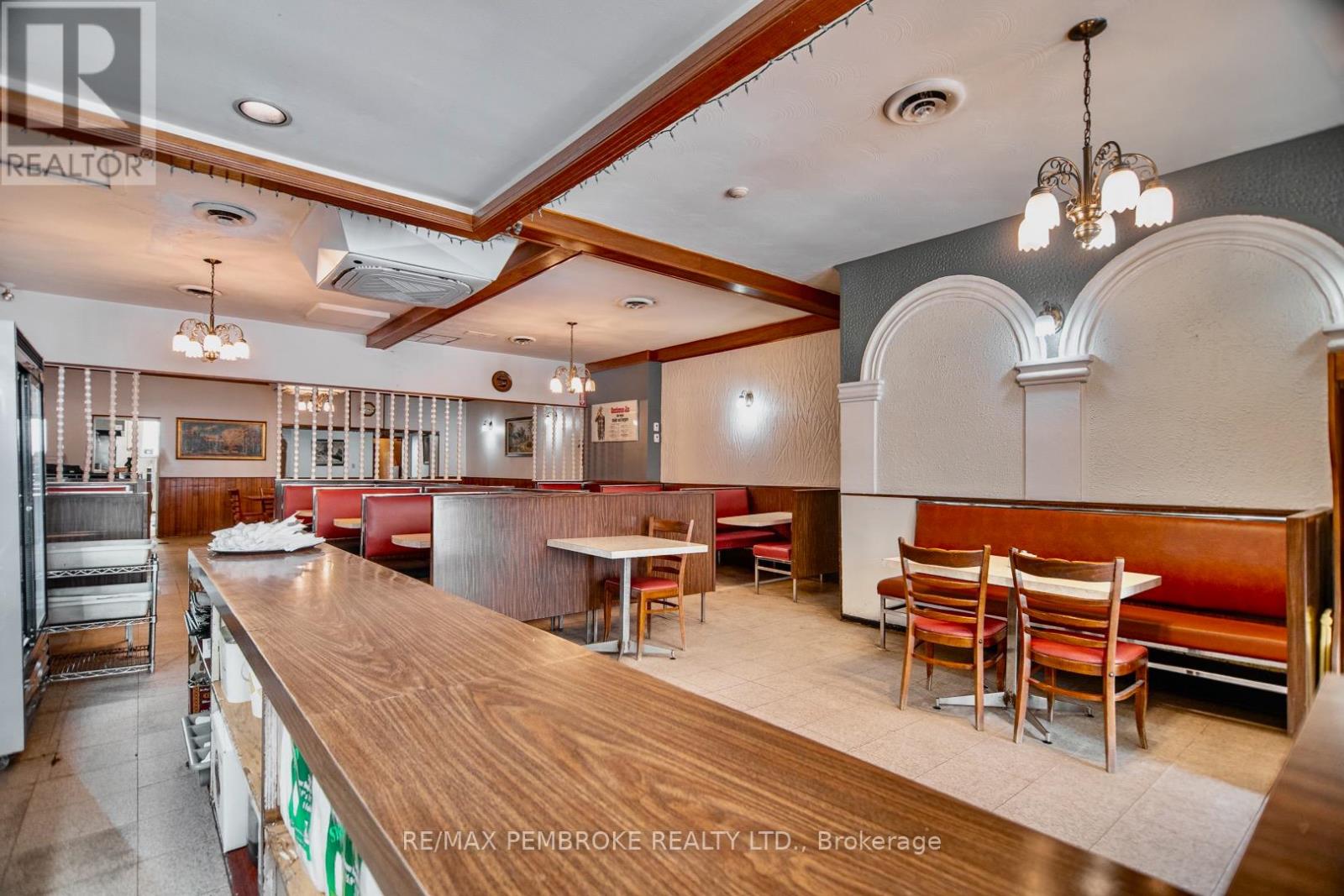 119 Pembroke Street W Property Photo 6