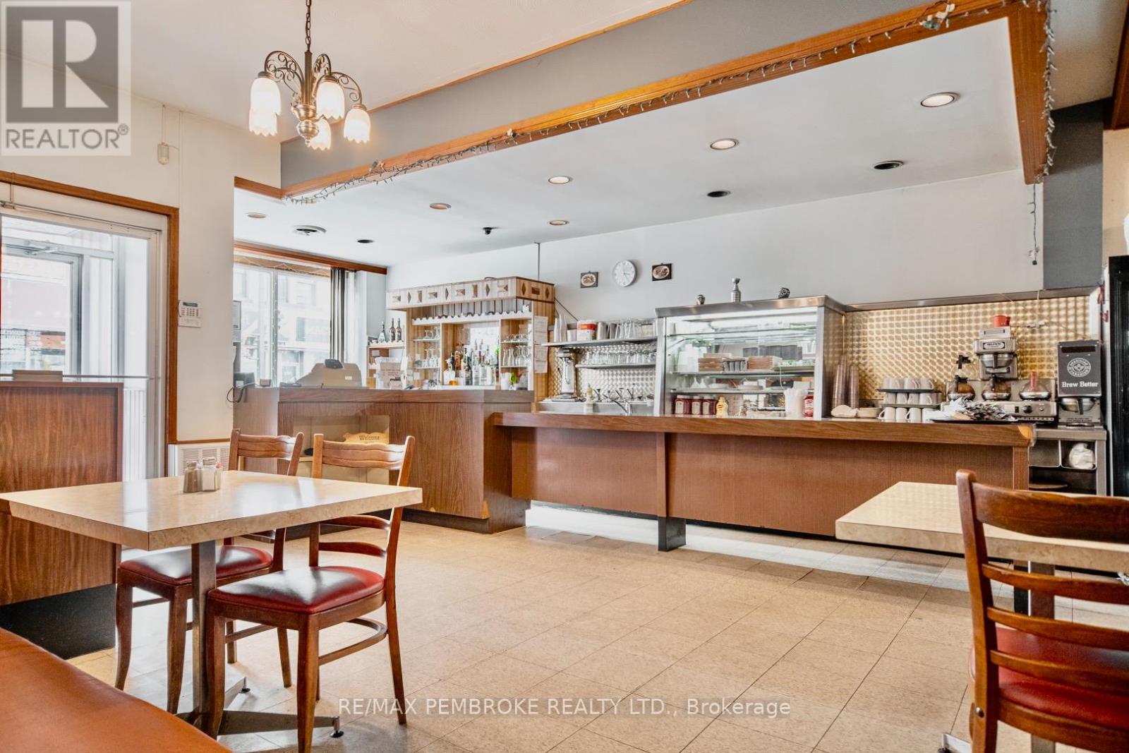 119 Pembroke Street W Property Photo 13