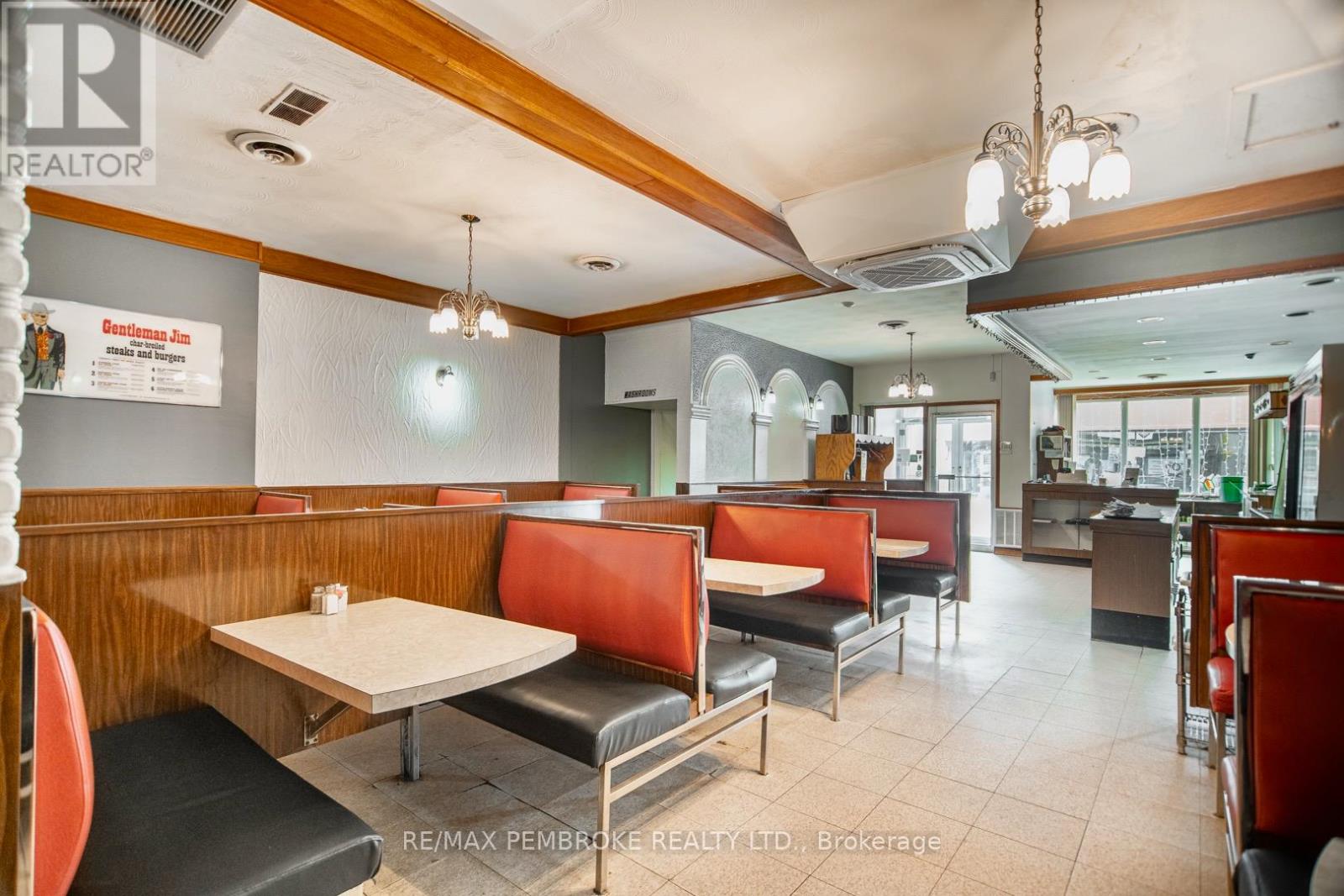 119 Pembroke Street W Property Photo 14