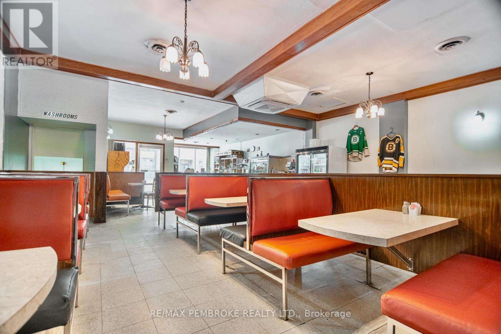 119 Pembroke Street W Property Photo 15