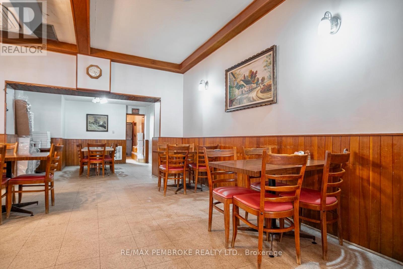 119 Pembroke Street W Property Photo 18