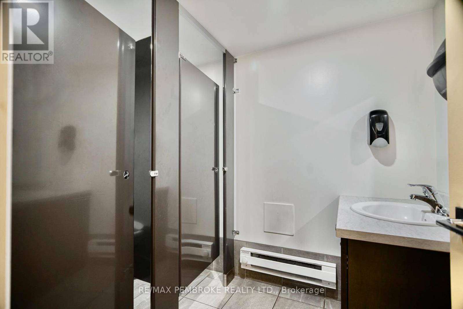 119 Pembroke Street W Property Photo 24