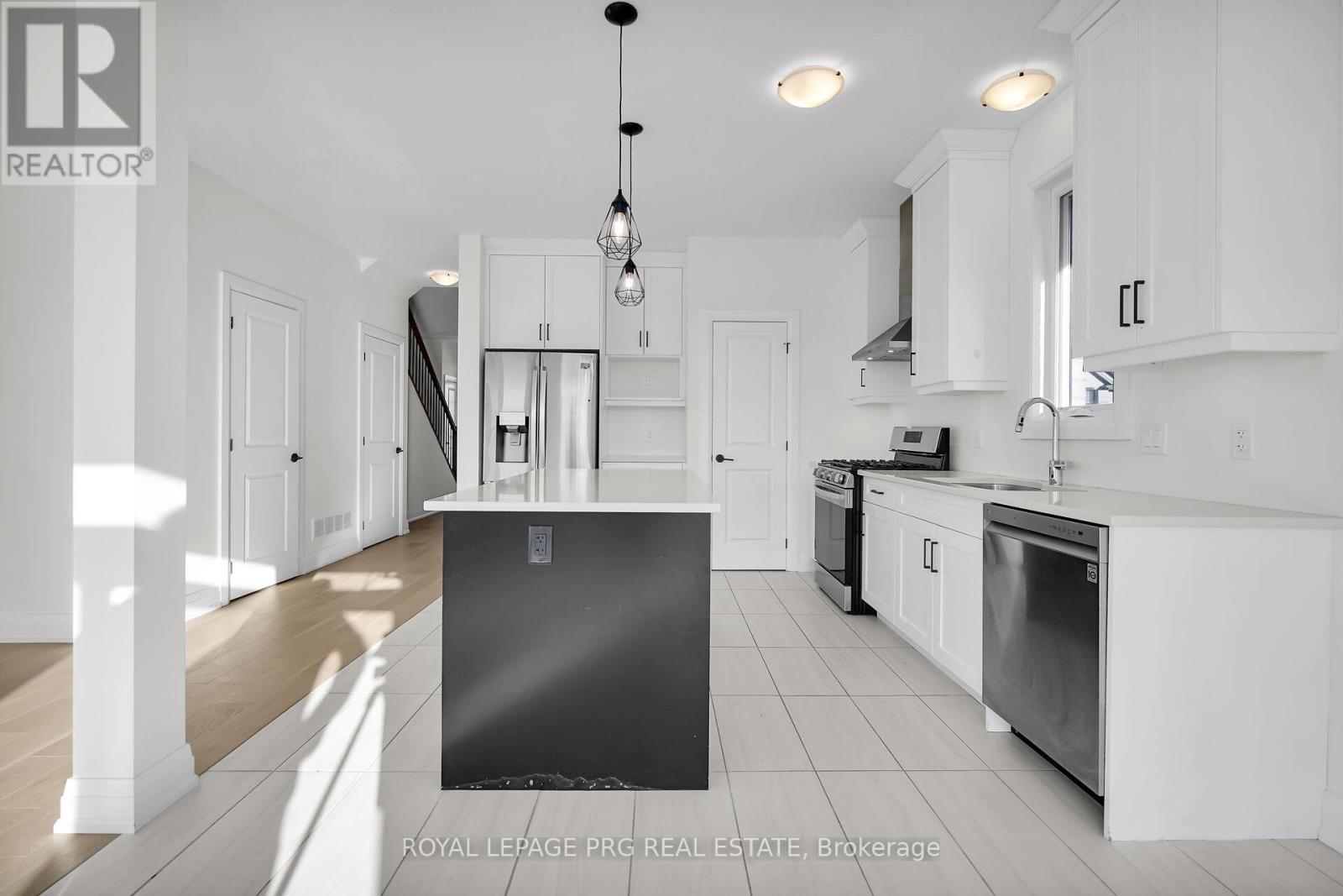 649 Tull Street Property Photo 10