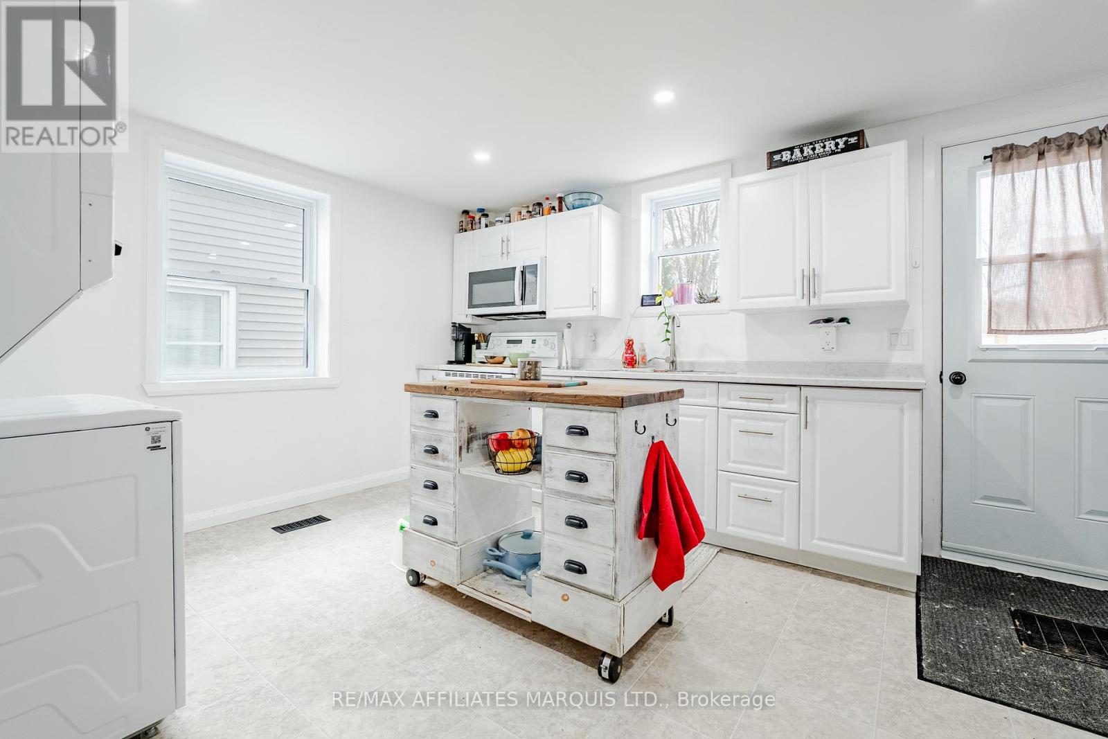 140 Adolphus Street Property Photo 3