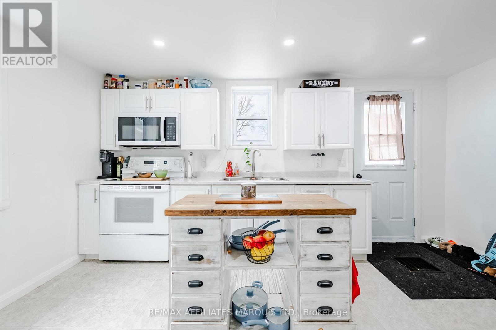 140 Adolphus Street Property Photo 4