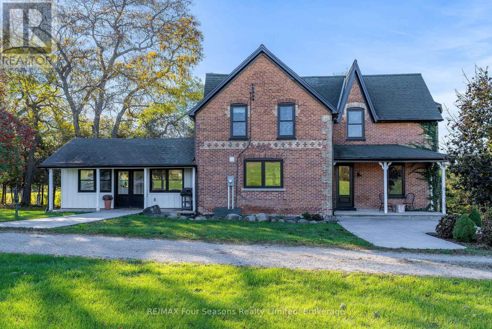 627174 119 Grey Road Property Photo 1