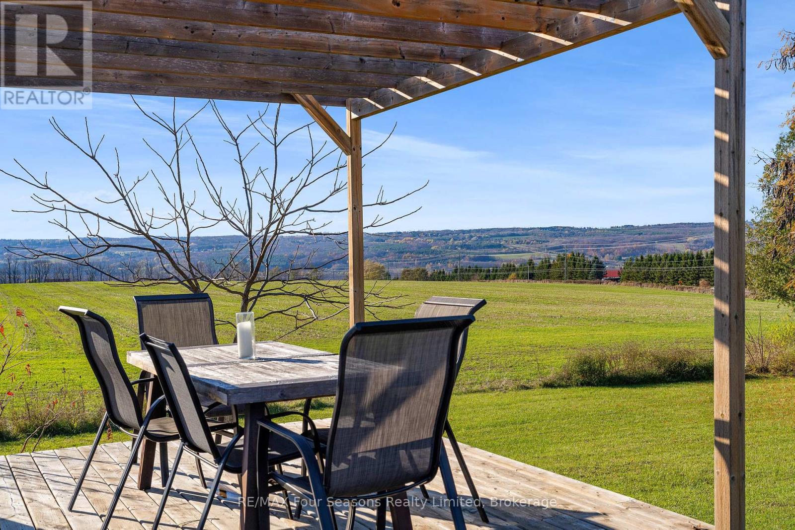 627174 119 Grey Road Property Photo 2