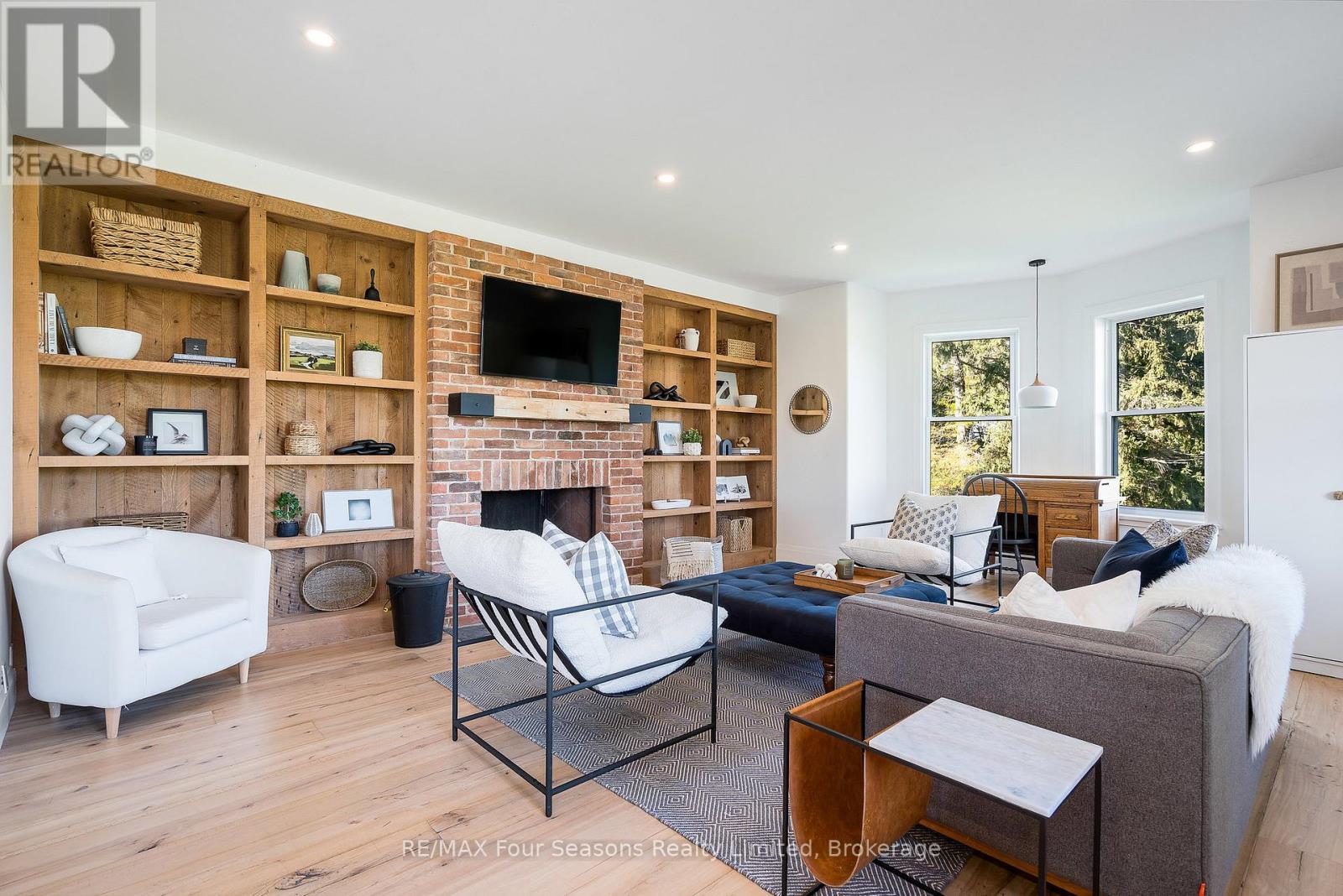 627174 119 Grey Road Property Photo 9