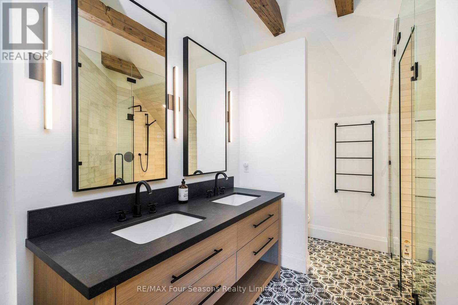 627174 119 Grey Road Property Photo 15