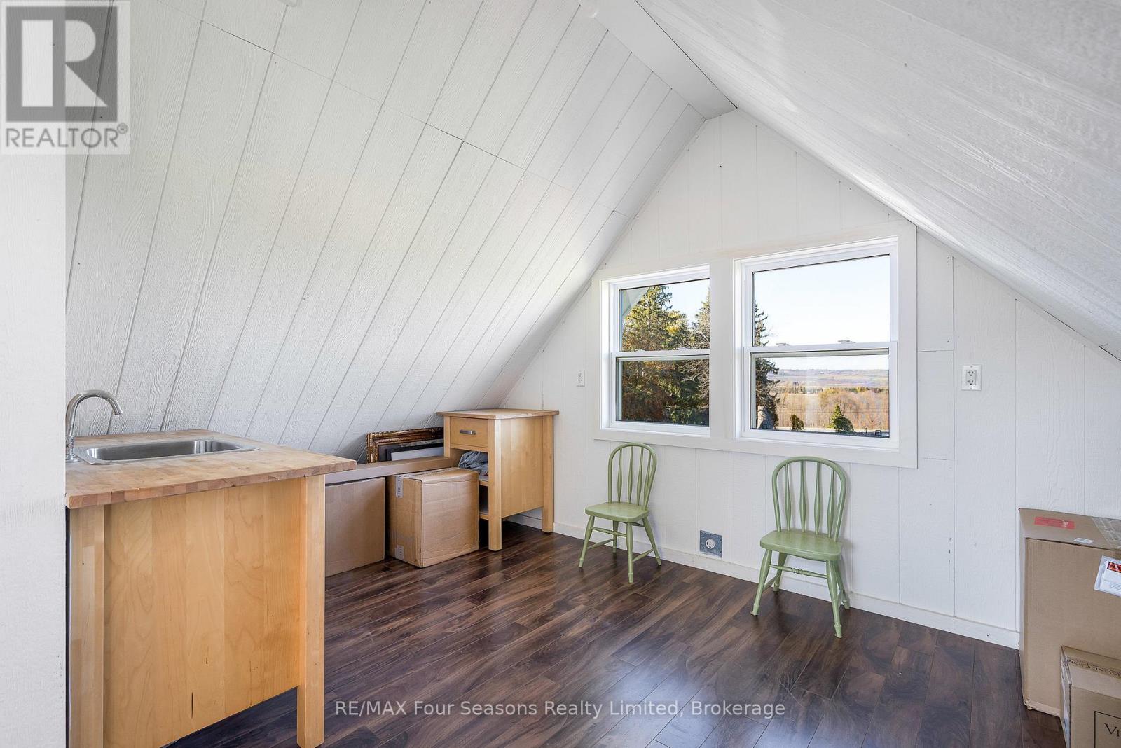 627174 119 Grey Road Property Photo 28