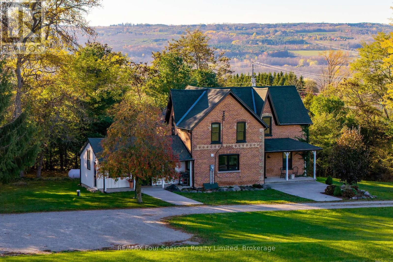 627174 119 Grey Road Property Photo 40