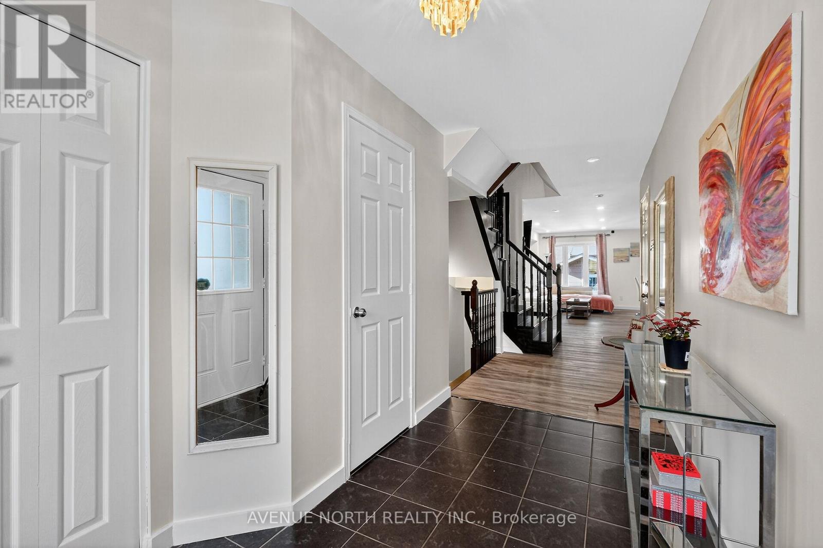 208 Kingswell Street Property Photo 3