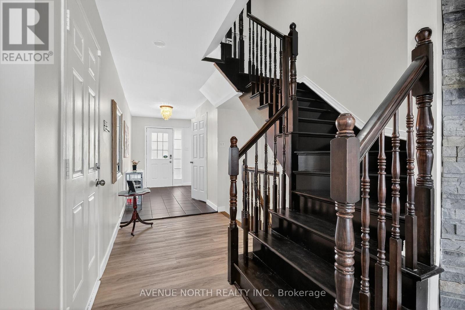 208 Kingswell Street Property Photo 5