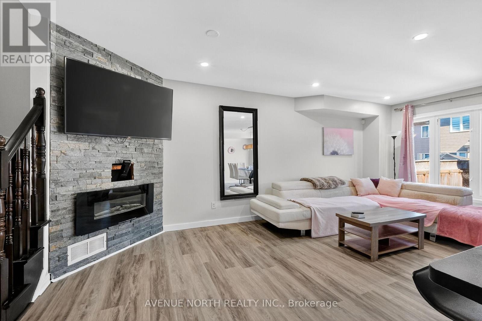 208 Kingswell Street Property Photo 9