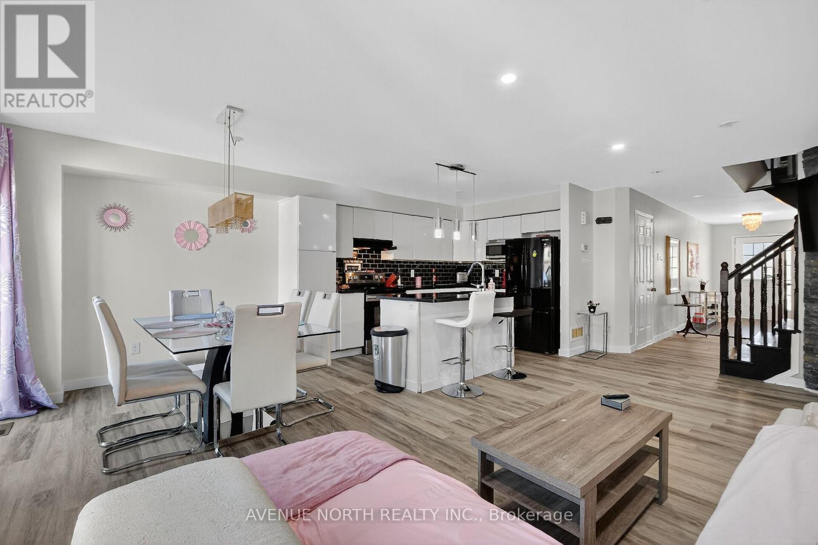 208 Kingswell Street Property Photo 10