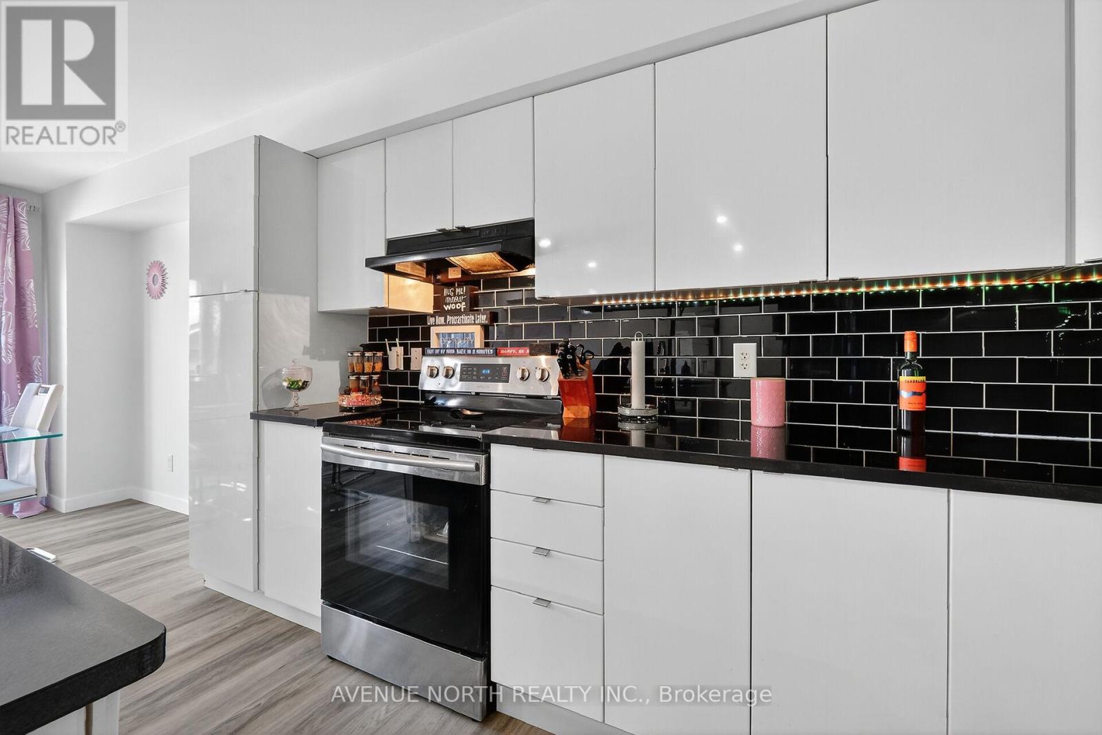 208 Kingswell Street Property Photo 14