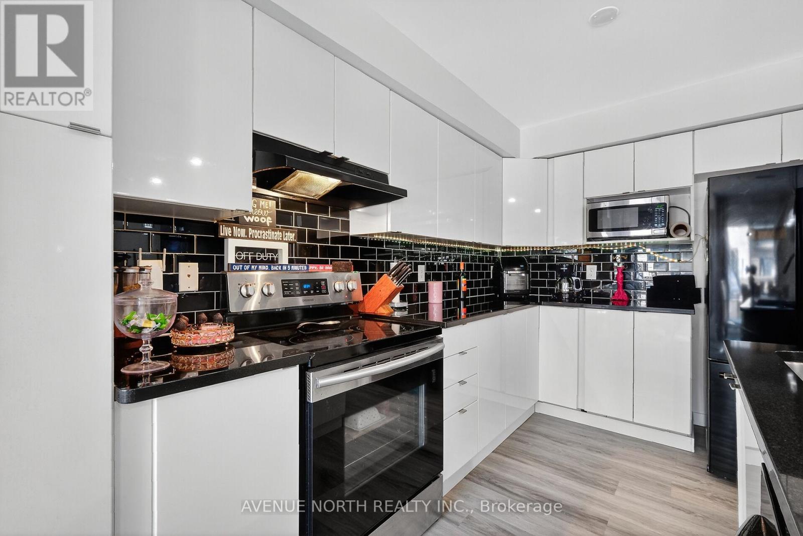 208 Kingswell Street Property Photo 16