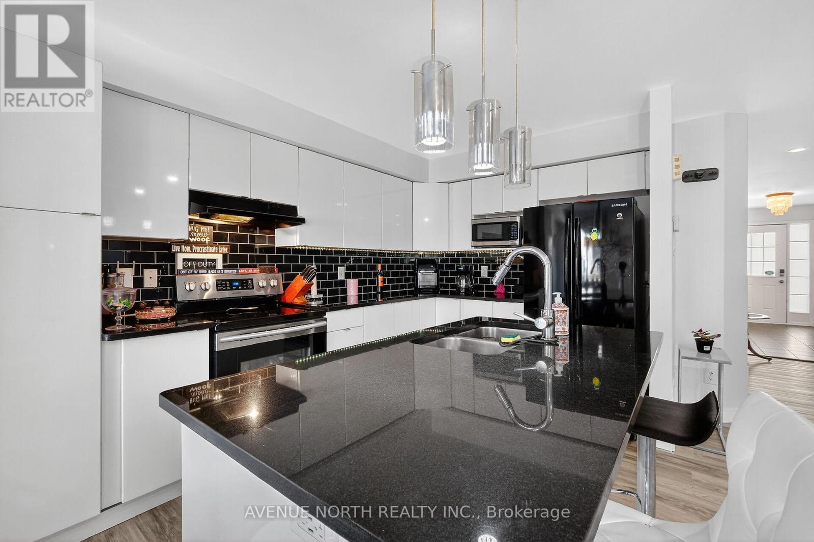 208 Kingswell Street Property Photo 18