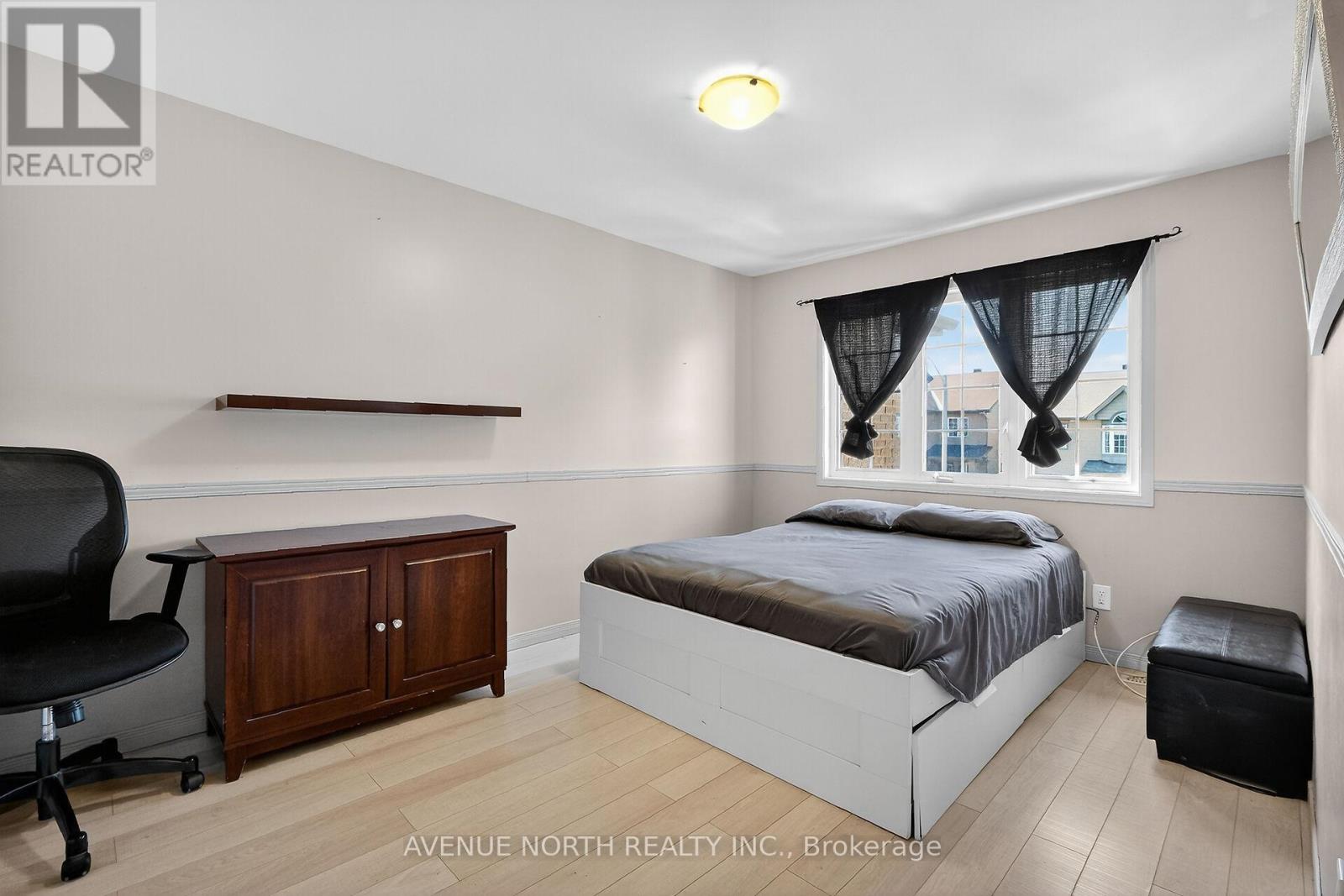 208 Kingswell Street Property Photo 20