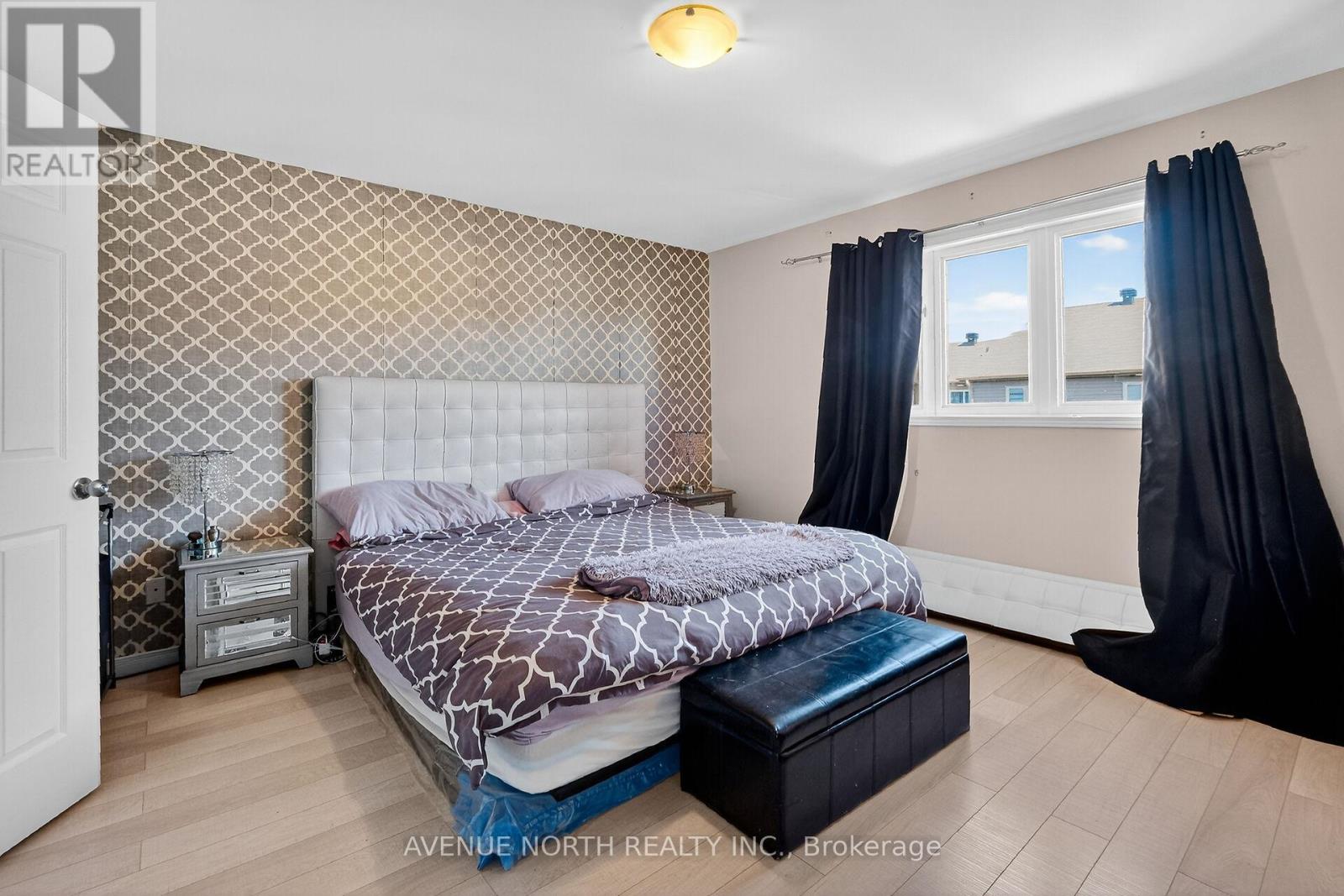 208 Kingswell Street Property Photo 24