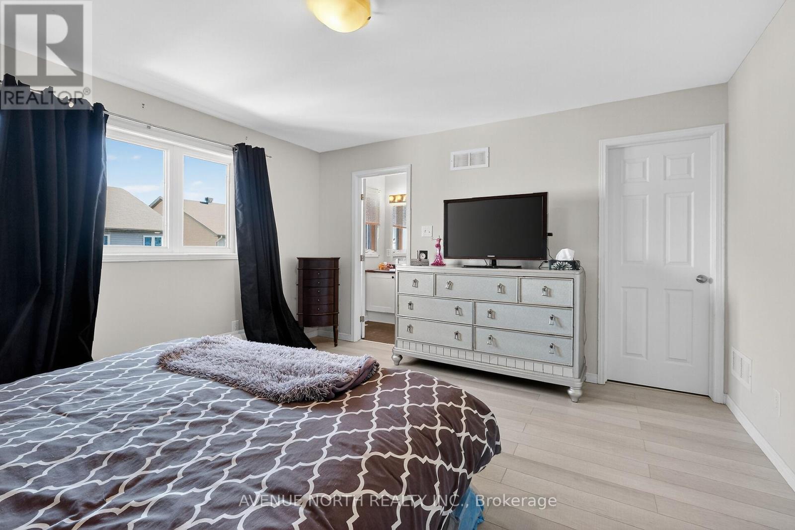 208 Kingswell Street Property Photo 26