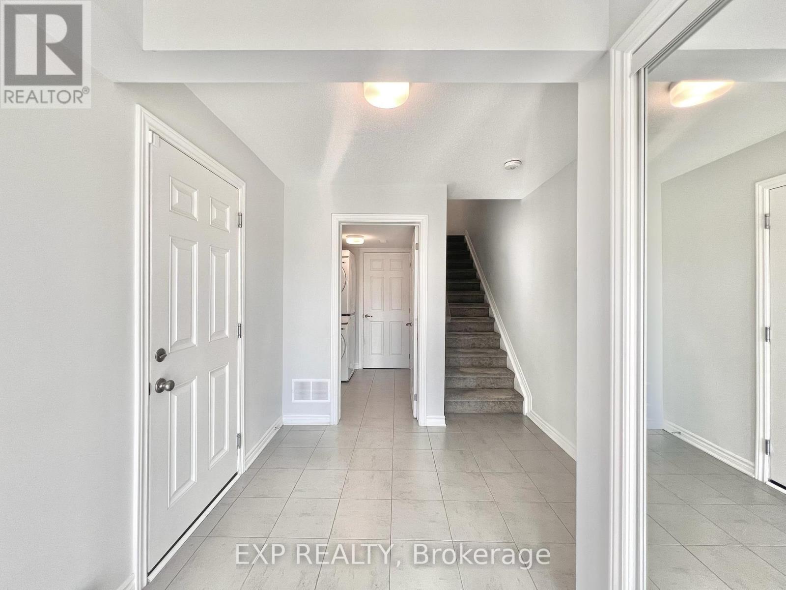 2076 Leinster Circle Property Photo 5