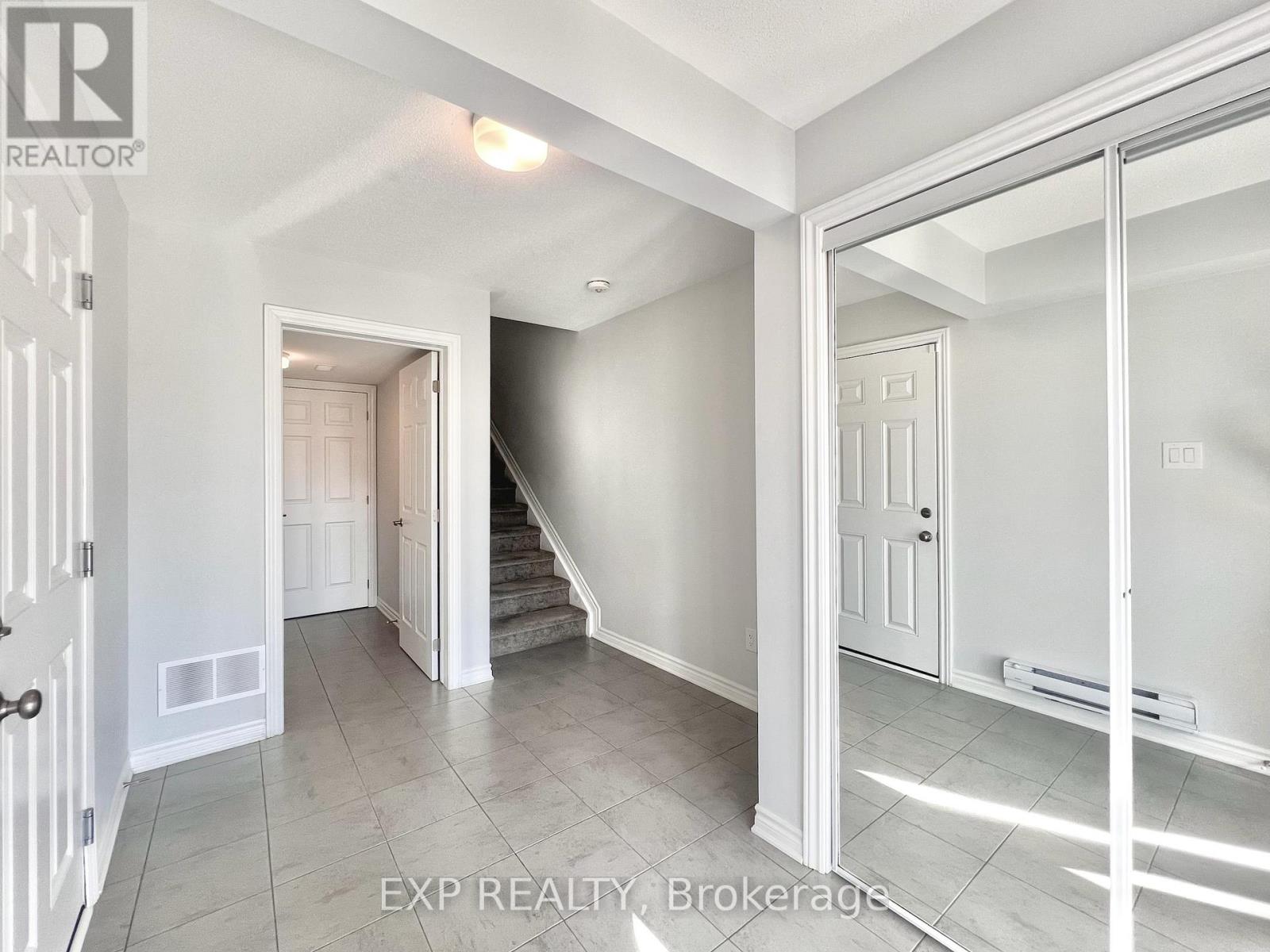 2076 Leinster Circle Property Photo 6