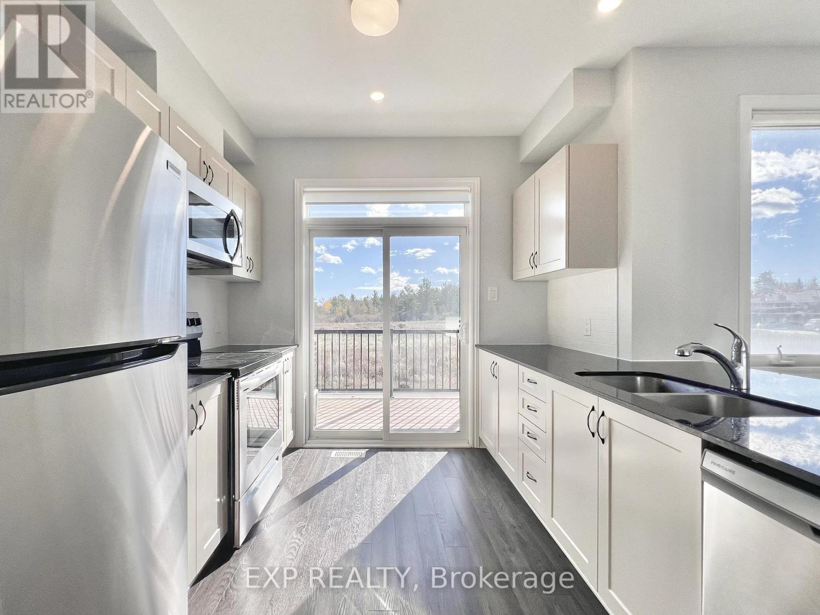 2076 Leinster Circle Property Photo 11