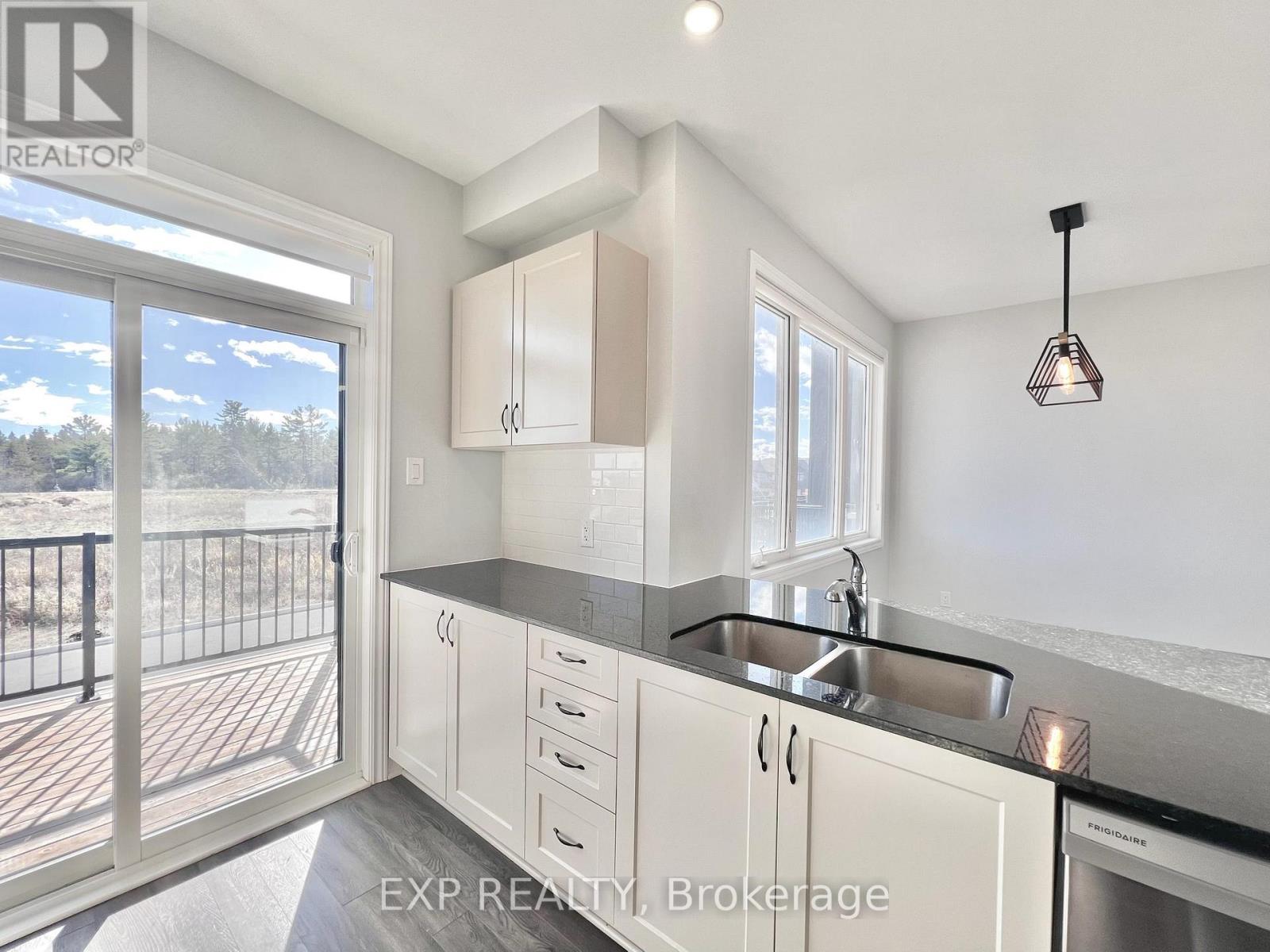 2076 Leinster Circle Property Photo 15