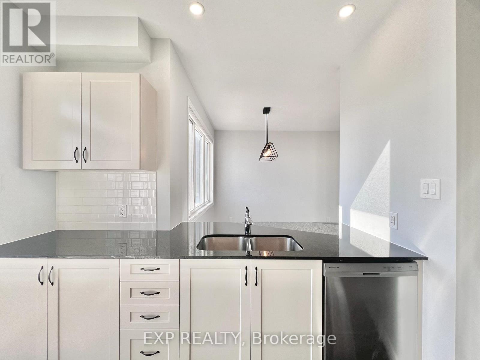 2076 Leinster Circle Property Photo 17