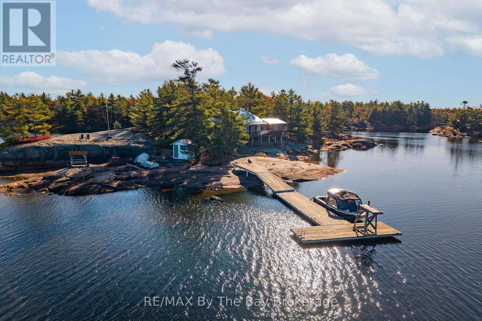 2 Island 2890 Property Photo 4