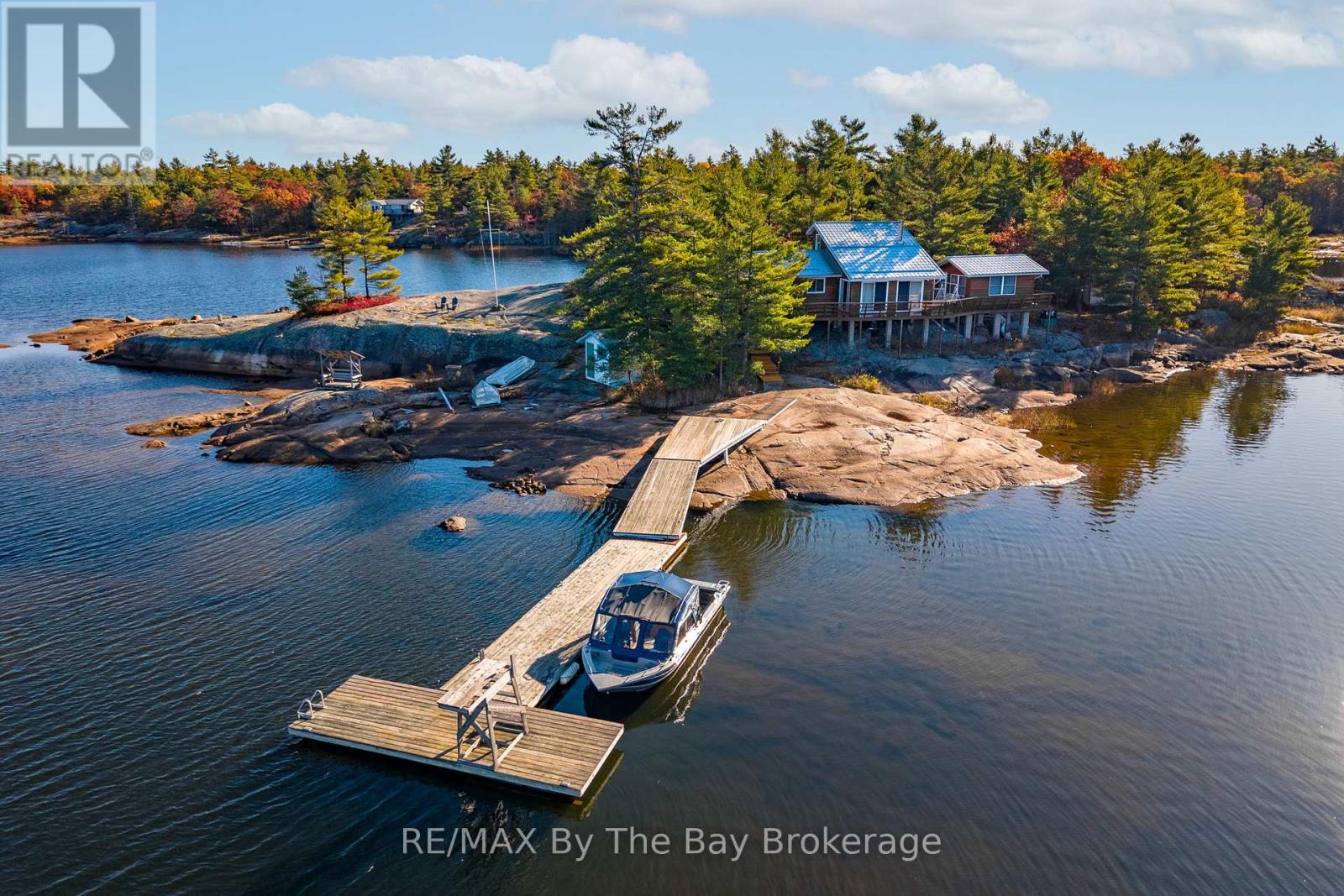 2 Island 2890 Property Photo 5