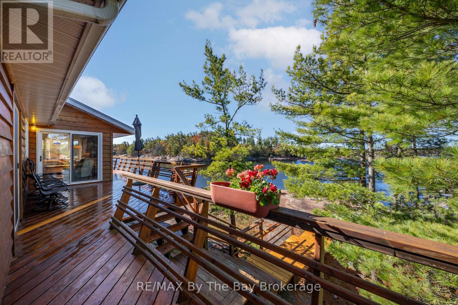 2 Island 2890 Property Photo 8
