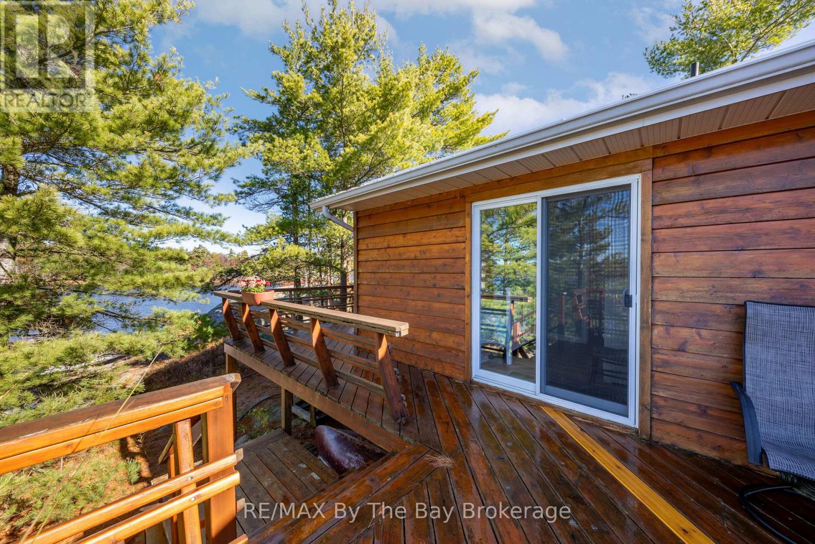 2 Island 2890 Property Photo 9