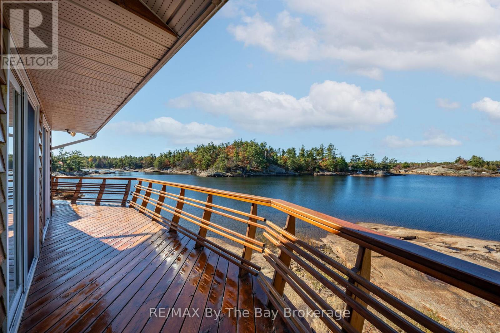 2 Island 2890 Property Photo 11