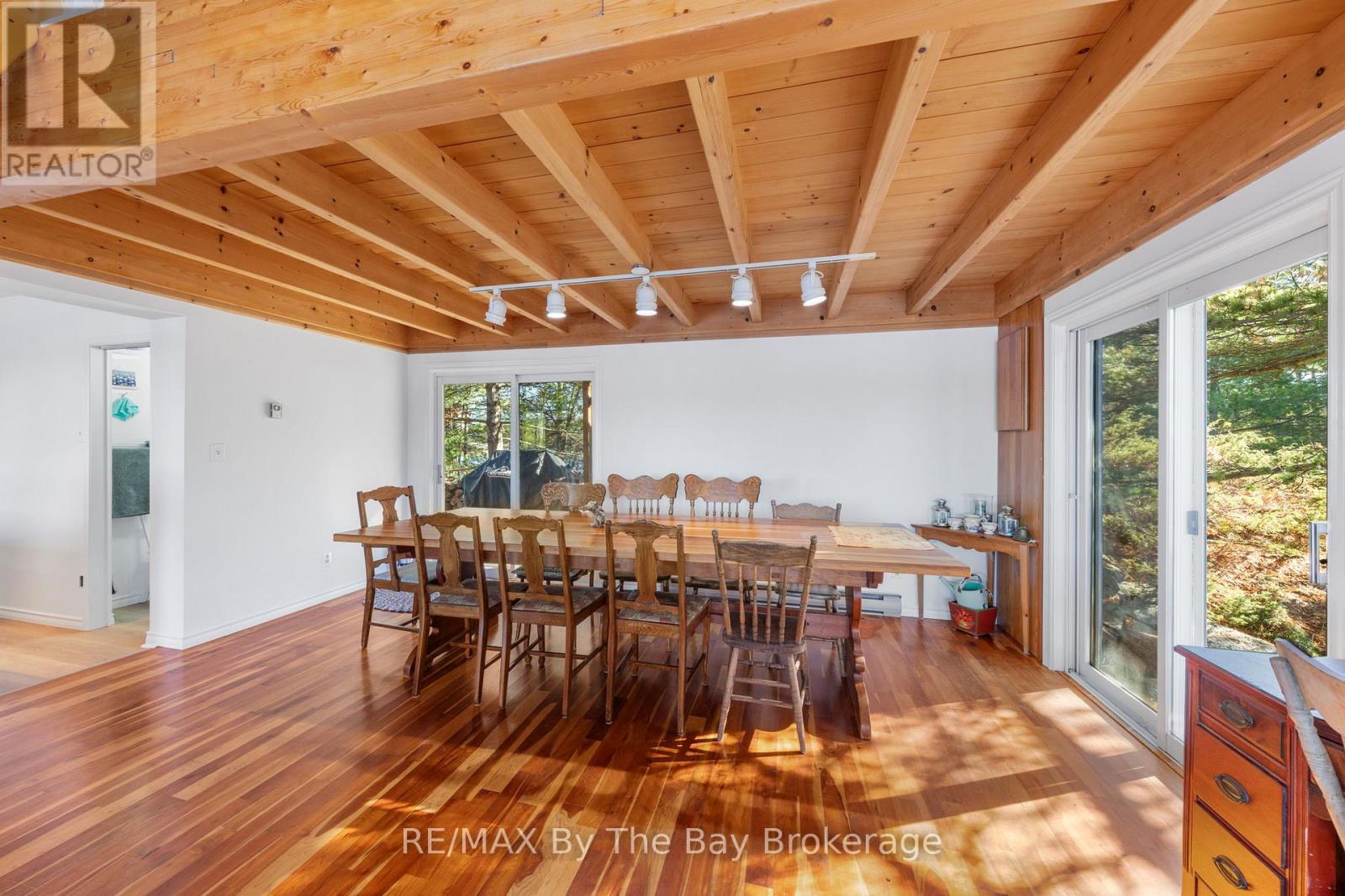 2 Island 2890 Property Photo 16