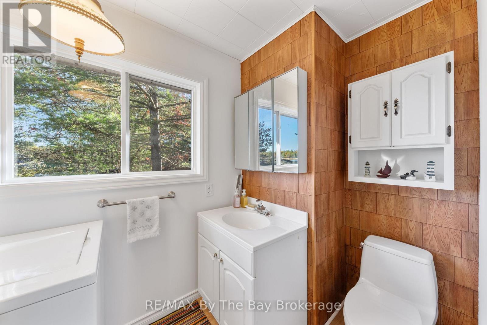 2 Island 2890 Property Photo 20