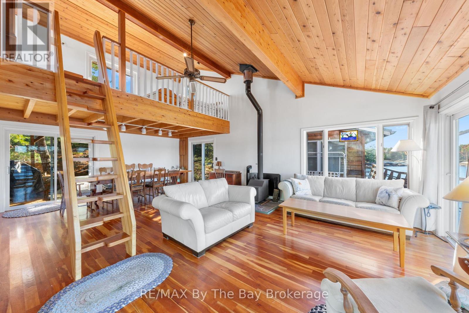 2 Island 2890 Property Photo 25