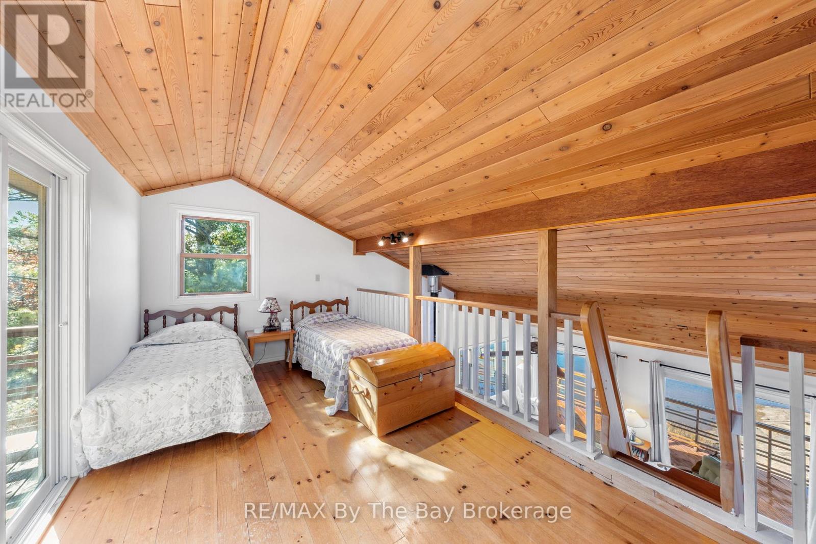2 Island 2890 Property Photo 27