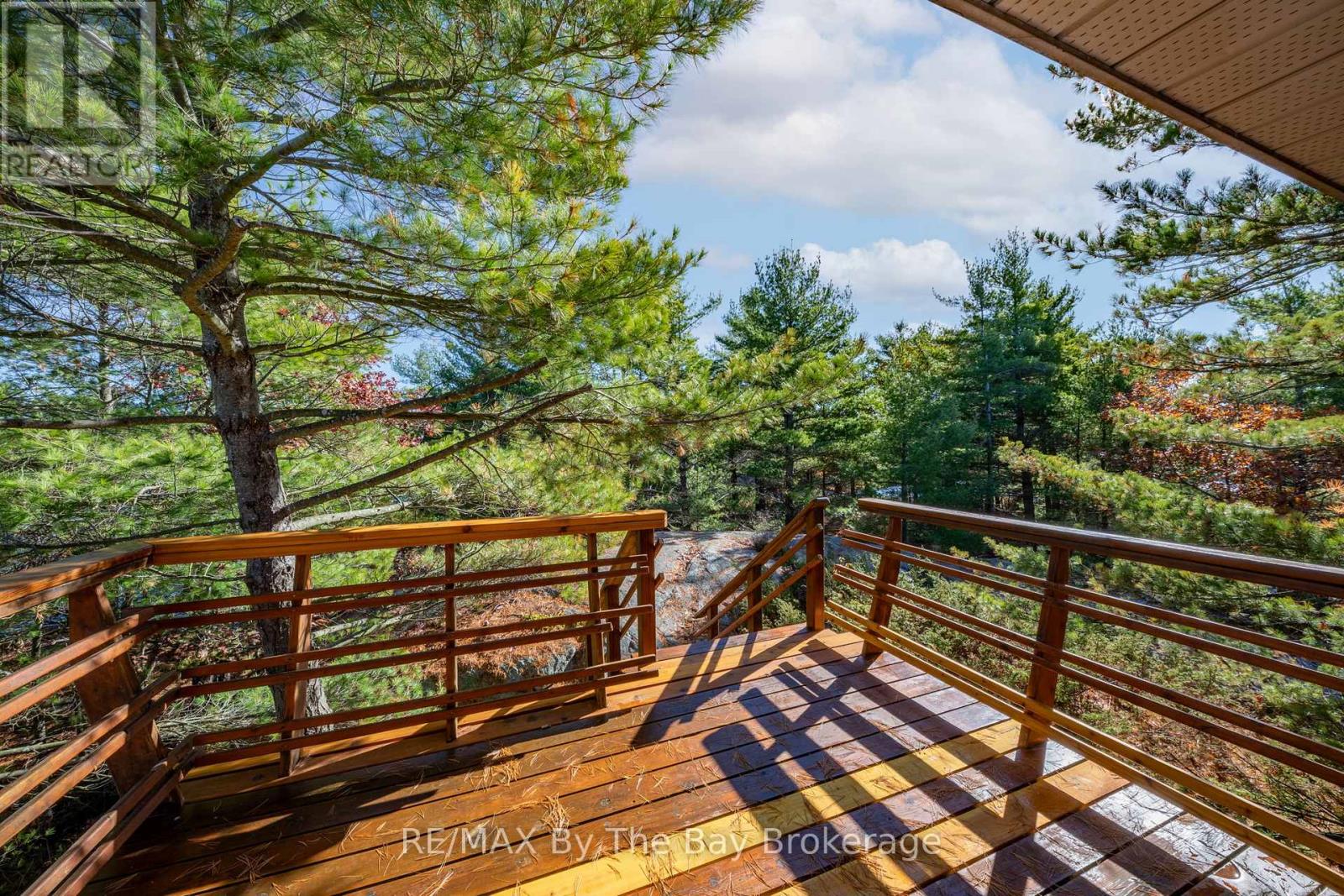 2 Island 2890 Property Photo 28