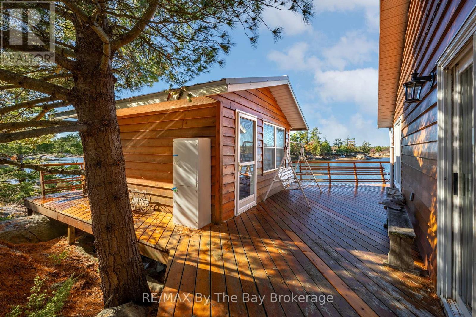 2 Island 2890 Property Photo 31