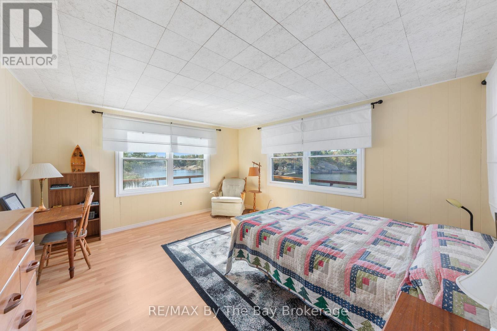 2 Island 2890 Property Photo 32
