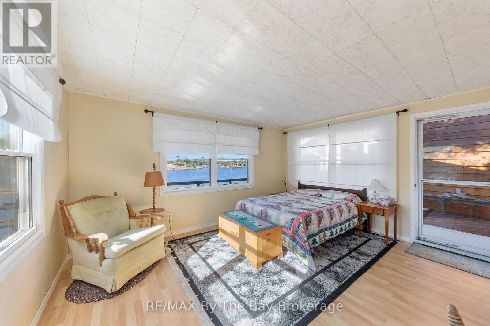 2 Island 2890 Property Photo 33